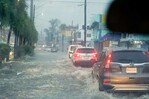El Gran Santo Domingo amanece bajo agua; el COE amplía a 9 las provincias en alerta amarilla