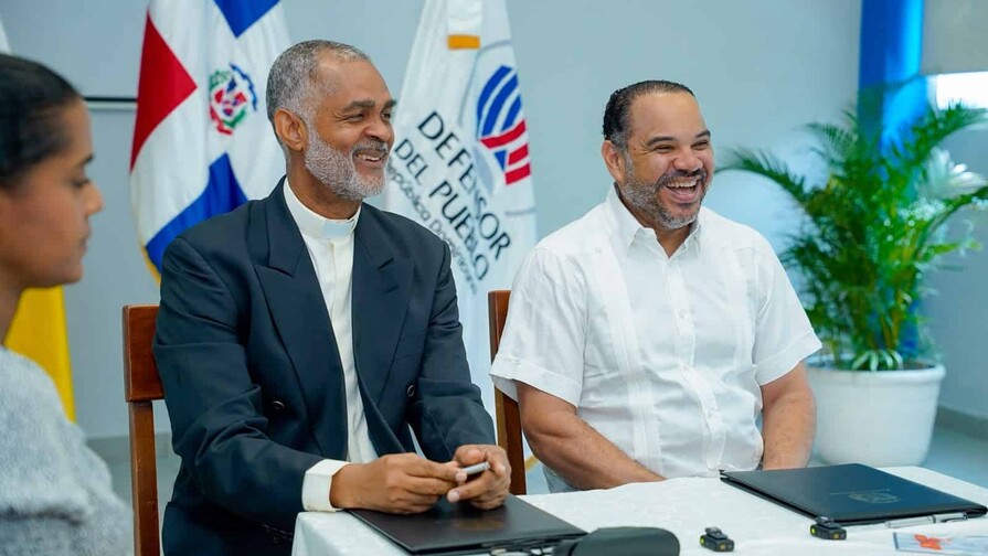 Hig&uuml;ey: la ciudad que sostiene el turismo