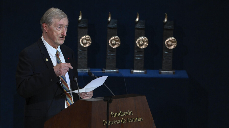 Julian Barnes recibe el premio Asturias y habla sobre la evoluci&oacute;n del arte