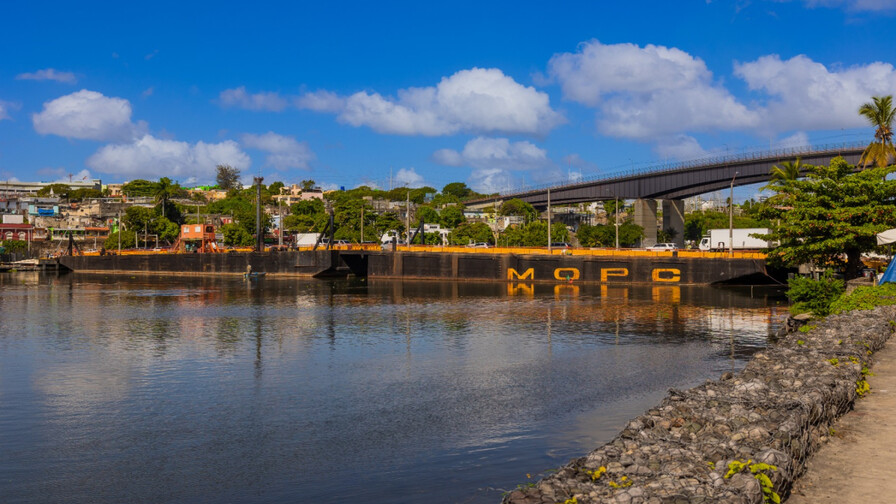 El puente flotante estará cerrado hasta el mediodía del sábado El puente flotante estará cerrado hasta el mediodía del sábado
