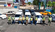 Intrant retiene veh&iacute;culos en Ciudad Juan Bosch; cinco eran conducidos por haitianos sin licencia