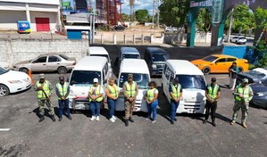 Intrant retiene veh&iacute;culos en Ciudad Juan Bosch; cinco eran conducidos por haitianos sin licencia