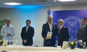 Pedro Silverio &Aacute;lvarez presenta libro que re&uacute;ne siete a&ntilde;os de an&aacute;lisis publicados en Diario Libre