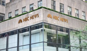Presentan nueva demanda contra la Casa Blanca por sus vetos a medios de comunicaci&oacute;n