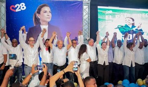 Carolina Mej&iacute;a juramenta comando de campa&ntilde;a en la circunscripci&oacute;n 3 del Distrito Nacional