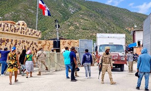 Comercio contin&uacute;a en Jiman&iacute; mientras el Ej&eacute;rcito dominicano refuerza la vigilancia fronteriza
