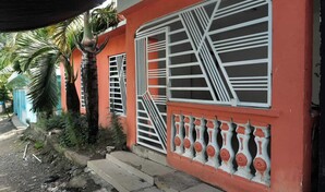 Comunitaria afirma que hombre decapitado en Villa Mella era amigo de su presunto agresor