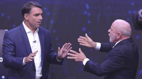 Lula y Bolsonaro se llaman "lamebotas" y "nueve dedos" en &uacute;ltimo debate electoral