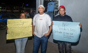 Residentes de Pedro Brand se manifiestan por tercer d&iacute;a en reclamo de pagos justos por sus viviendas