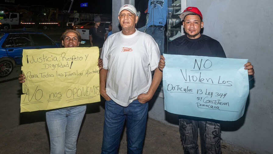 Residentes de Pedro Brand se manifiestan por tercer d&iacute;a en reclamo de pagos justos por sus viviendas
