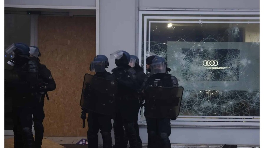Disturbios en varias ciudades francesas al término de las manifestaciones Disturbios en varias ciudades francesas al término de las manifestaciones