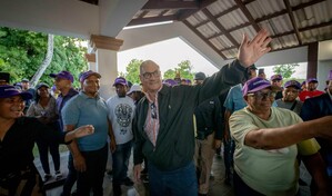Gonzalo Castillo recorre localidades de La Altagracia y plantea soluciones a problemas de la provincia