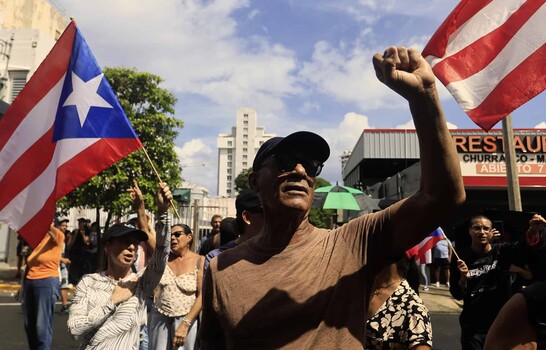 La subida de la factura de la luz y frecuentes apagones detona en protestas en Puerto Rico