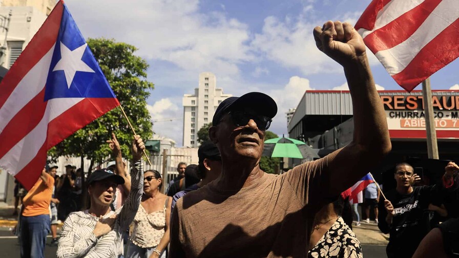 La subida de la factura de la luz y frecuentes apagones detona en protestas en Puerto Rico La subida de la factura de la luz y frecuentes apagones detona en protestas en Puerto Rico