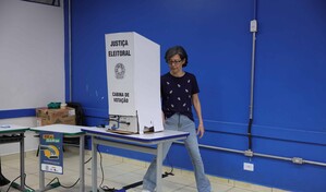Miles de brasile&ntilde;os acuden a las urnas en Madrid en la segunda vuelta de las elecciones