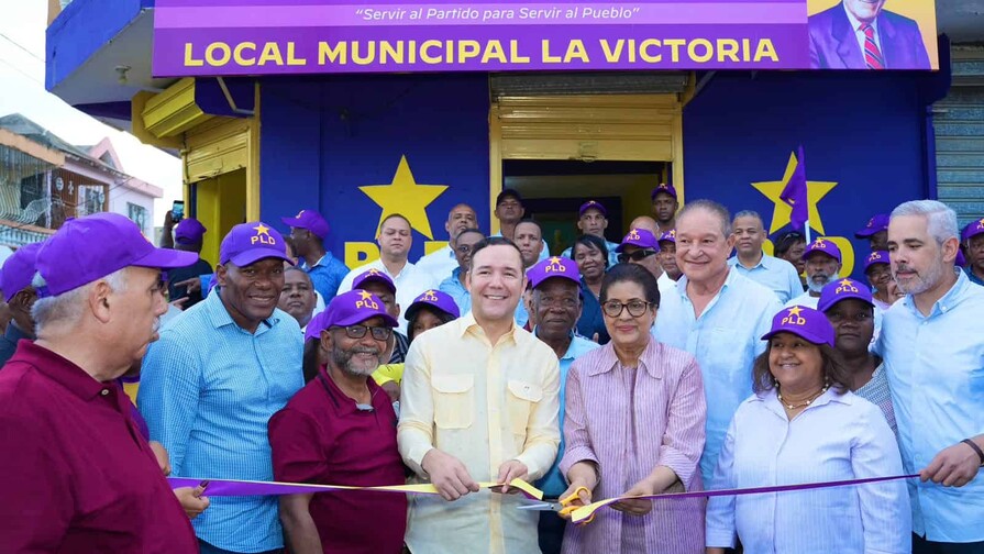 Johnny Pujols inaugura nuevo local del PLD en La Victoria