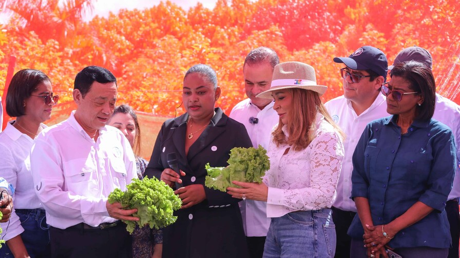 Director de la FAO visita proyecto de agricultura familiar de Supérate en Higüey Director de la FAO visita proyecto de agricultura familiar de Supérate en Higüey