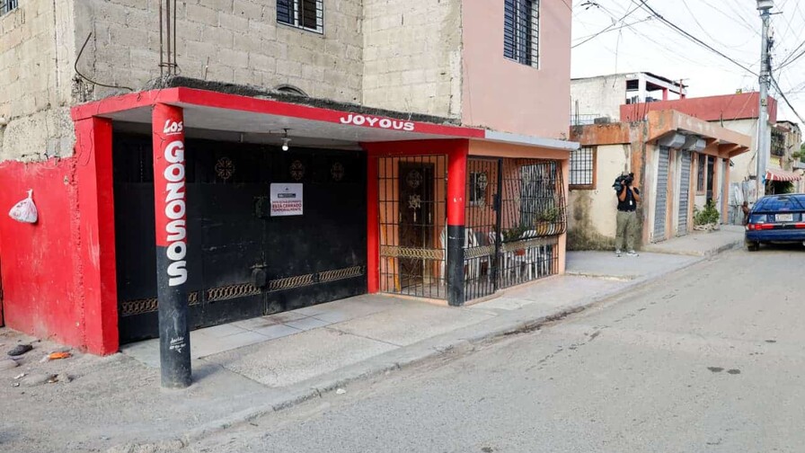 Silencio y vigilancia policial en negocio donde dos hombres fueron ultimados en Los Frailes Silencio y vigilancia policial en negocio donde dos hombres fueron ultimados en Los Frailes