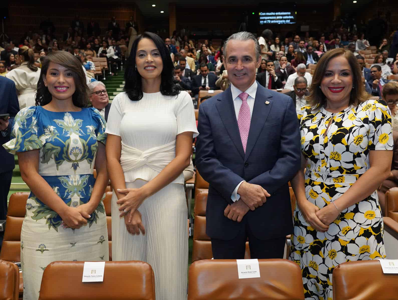 Elina Rosario, Liselotte Reyes, Máximo Rodríguez y Brenda Villanueva