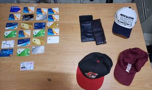 Apresan a hombre vinculado al cambiazo de tarjetas bancarias en Santiago
