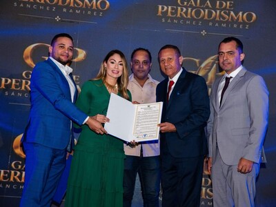 Iluminada Muñoz Honoured at Journalists Gala in Cotuí