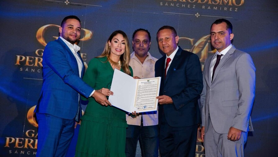 CDP reconoce a Iluminada Mu&ntilde;oz en la gala de periodistas de S&aacute;nchez Ram&iacute;rez
