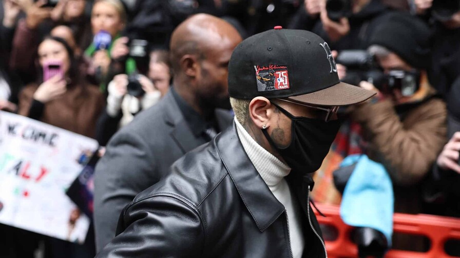 El cantante Chris Brown condenado a 8 meses de cárcel, aunque suspenden la pena por un año El cantante Chris Brown condenado a 8 meses de cárcel, aunque suspenden la pena por un año