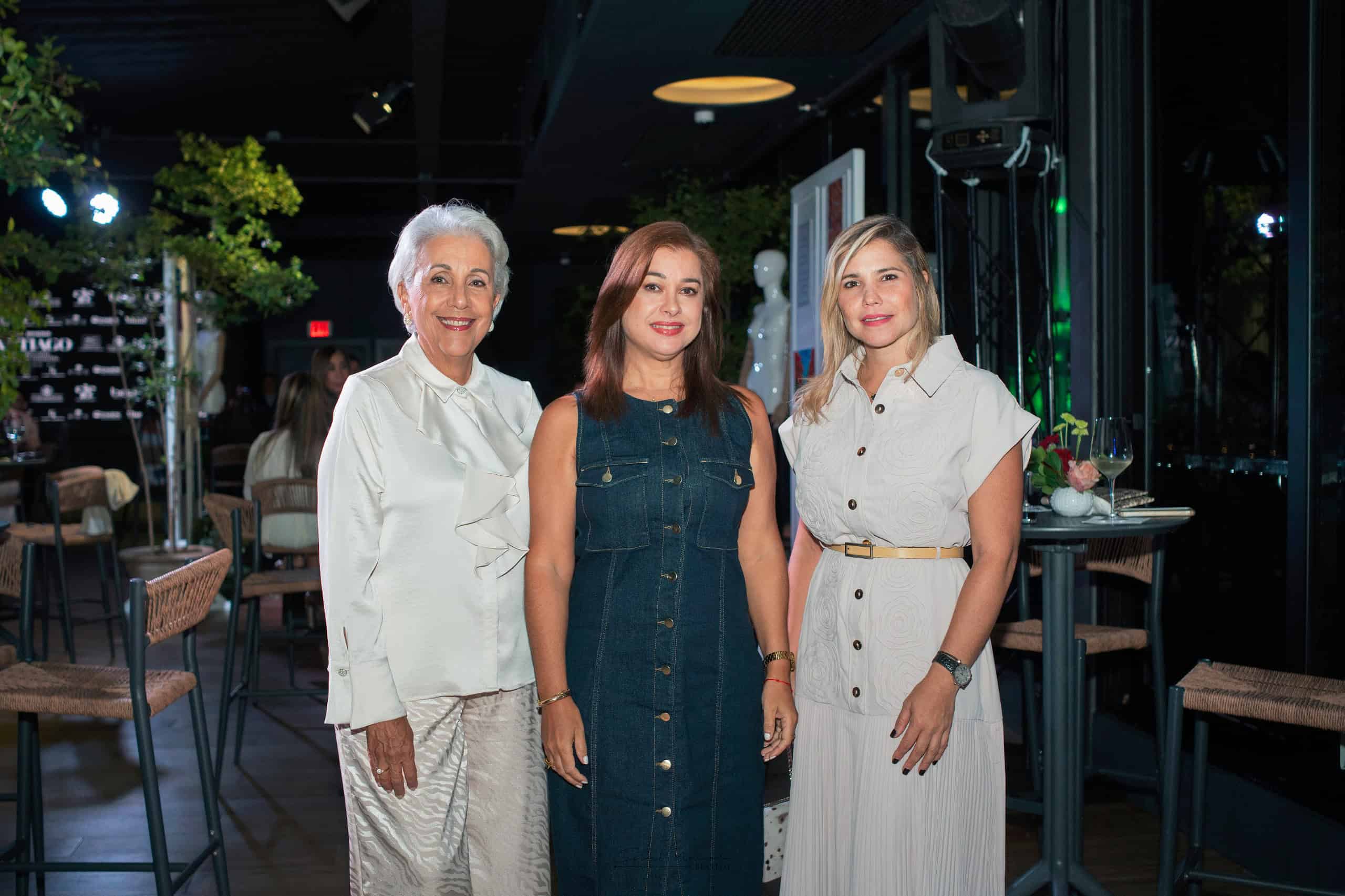 Francia Alvarez, Karina Garc&iacute;a y Brenda Mart&iacute;nez.