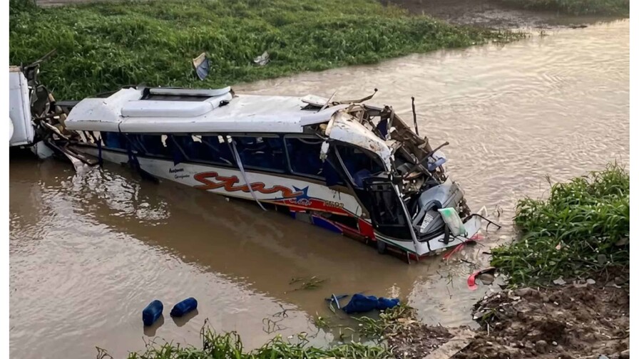 Autobús cae a un río: el fatal accidente que dejó dos músicos de vallenato muertos y 20 heridos Autobús cae a un río: el fatal accidente que dejó dos músicos de vallenato muertos y 20 heridos