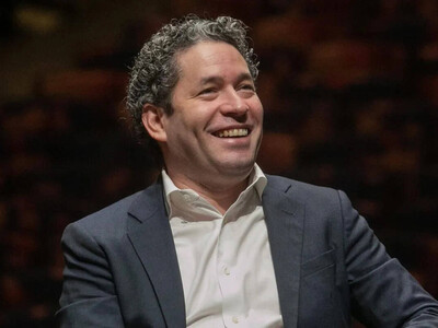 Gustavo Dudamel returns to Barcelona with youth orchestra
