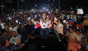 Mar&iacute;a Corina Machado regresa a Venezuela entre una multitud que exige elecciones