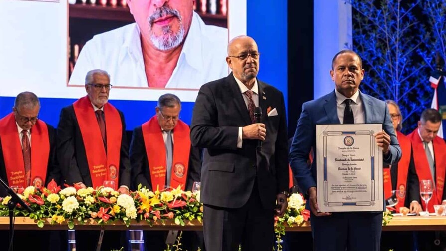 Giovanny Cruz Durán es exaltado al Pabellón de la Fama de Espaillat Giovanny Cruz Durán es exaltado al Pabellón de la Fama de Espaillat
