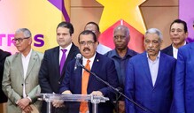 El PLD denuncia que m&aacute;s de 1.5 millones de pollos permanecen sin venderse en granjas