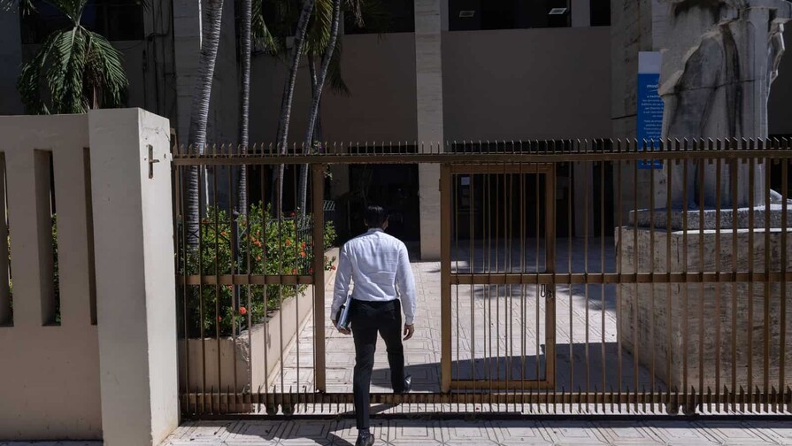 Edificio judicial con riesgo sísmico aún alberga oficinas públicas pese a traslado de tribunales Edificio judicial con riesgo sísmico aún alberga oficinas públicas pese a traslado de tribunales