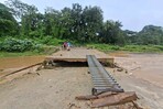 Lluvias provocan colapso de puente en construcción entre Yamasá y Don Juan Lluvias provocan colapso de puente en construcción entre Yamasá y Don Juan