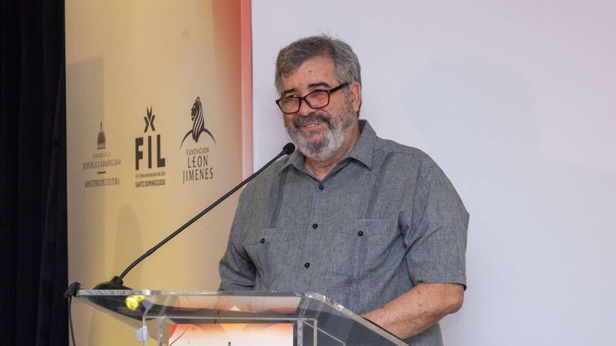 Pablo Mella es galardonado con el Premio Nacional de Investigación Cultural por su obra sobre dominicanidad Pablo Mella es galardonado con el Premio Nacional de Investigación Cultural por su obra sobre dominicanidad