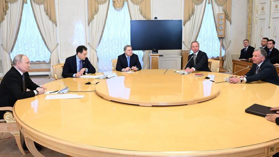 Putin habla con líderes europeos en inicio de tregua humanitaria local en Ucrania Putin habla con líderes europeos en inicio de tregua humanitaria local en Ucrania