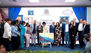 El Senado reconoce a Manuel Tejada y Elsa N&uacute;&ntilde;ez por sus aportes a la cultura dominicana