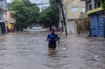 Lluvias azotan la capital y el sur; dejan comunidades aisladas