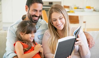 El h&aacute;bito de la lectura se aprende en casa fomentando el amor por los libros desde el hogar