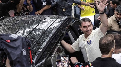 Fl&aacute;vio Bolsonaro se declara verdadero presidente electo de Brasil