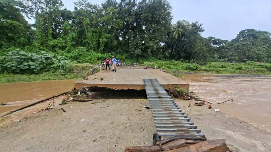 Fuerza del Pueblo exige reparar puente colapsado por lluvias en Monte Plata Fuerza del Pueblo exige reparar puente colapsado por lluvias en Monte Plata