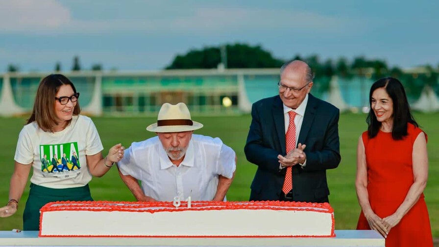 Lula cumple 81 años dispuesto a trabajar 24 horas al día tras su reelección en Brasil Lula cumple 81 años dispuesto a trabajar 24 horas al día tras su reelección en Brasil