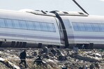Orden errónea de reanudar la marcha habría provocado colisión entre trenes en España Orden errónea de reanudar la marcha habría provocado colisión entre trenes en España