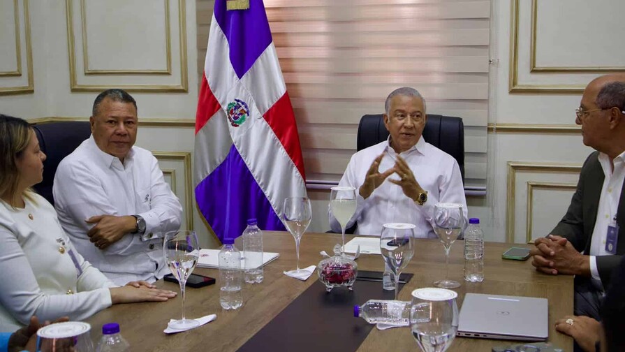 Productores av&iacute;colas denuncian sobreproducci&oacute;n e importaciones amenazan al sector