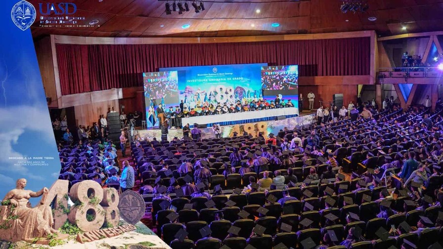 UASD grad&uacute;a a 3,589 nuevos profesionales en celebraci&oacute;n de su 488 aniversario