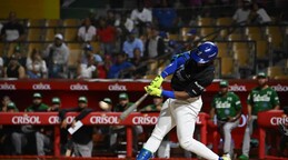 Video| Mel Rojas Jr. se viste de h&eacute;roe y Licey blanquea a las Estrellas