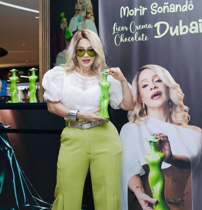 Miriam Cruz presenta su licor Morir So&ntilde;ando con sabor a chocolate y pistacho