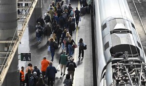 Fallecidos por accidente de trenes en Espa&ntilde;a aumentan a 69 y los maquinistas inician una huelga