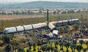 Espa&ntilde;a se viste de luto y llora a las v&iacute;ctimas de la tragedia ferroviaria